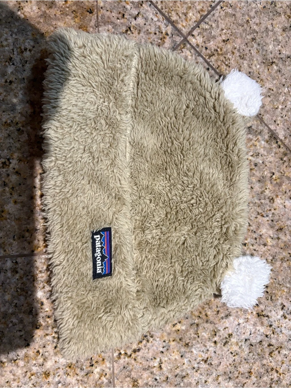 Patagonia Baby Furry Friends Hat — El Cap Khaki Bunny/Lamb 6-12 m